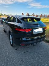 Jaguar F-Pace 20d AWD Portfolio Automatik - Jaguar F-Pace: Portfolio