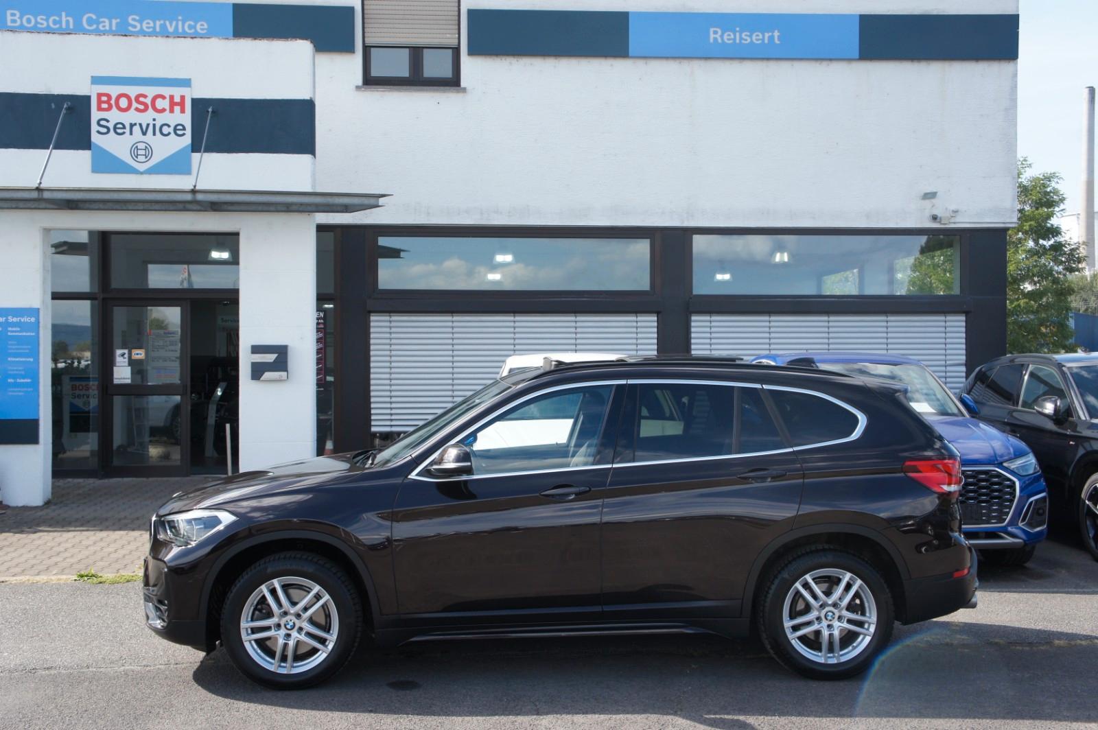 BMW X1 sDrive 20i Sport Line*PANO*H/K*KAM*HUD*MEMORY