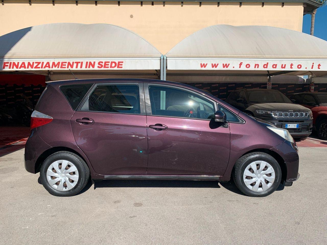 Toyota Verso-S 2011 — photo 6