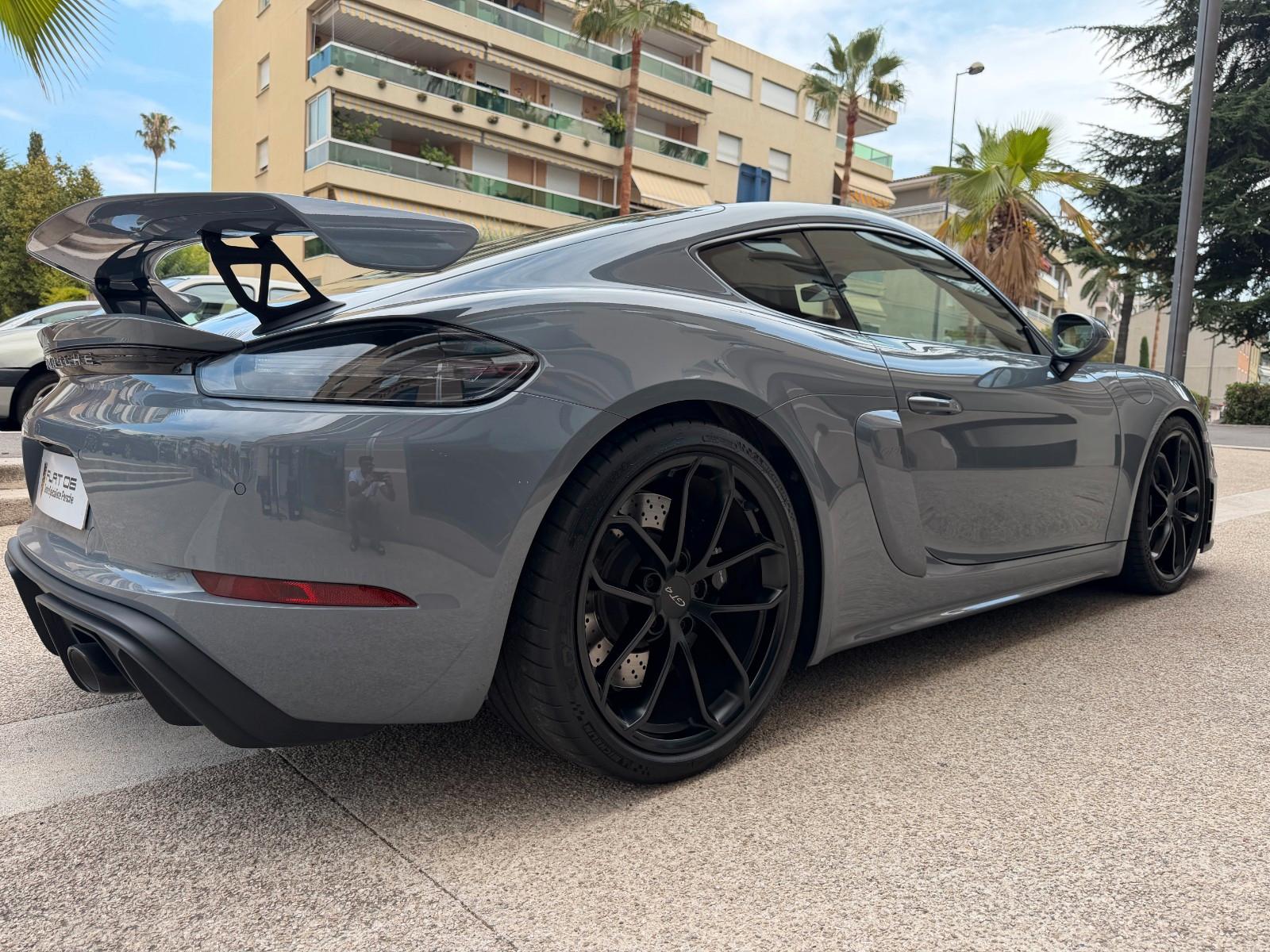 Porsche 718 Cayman GT4