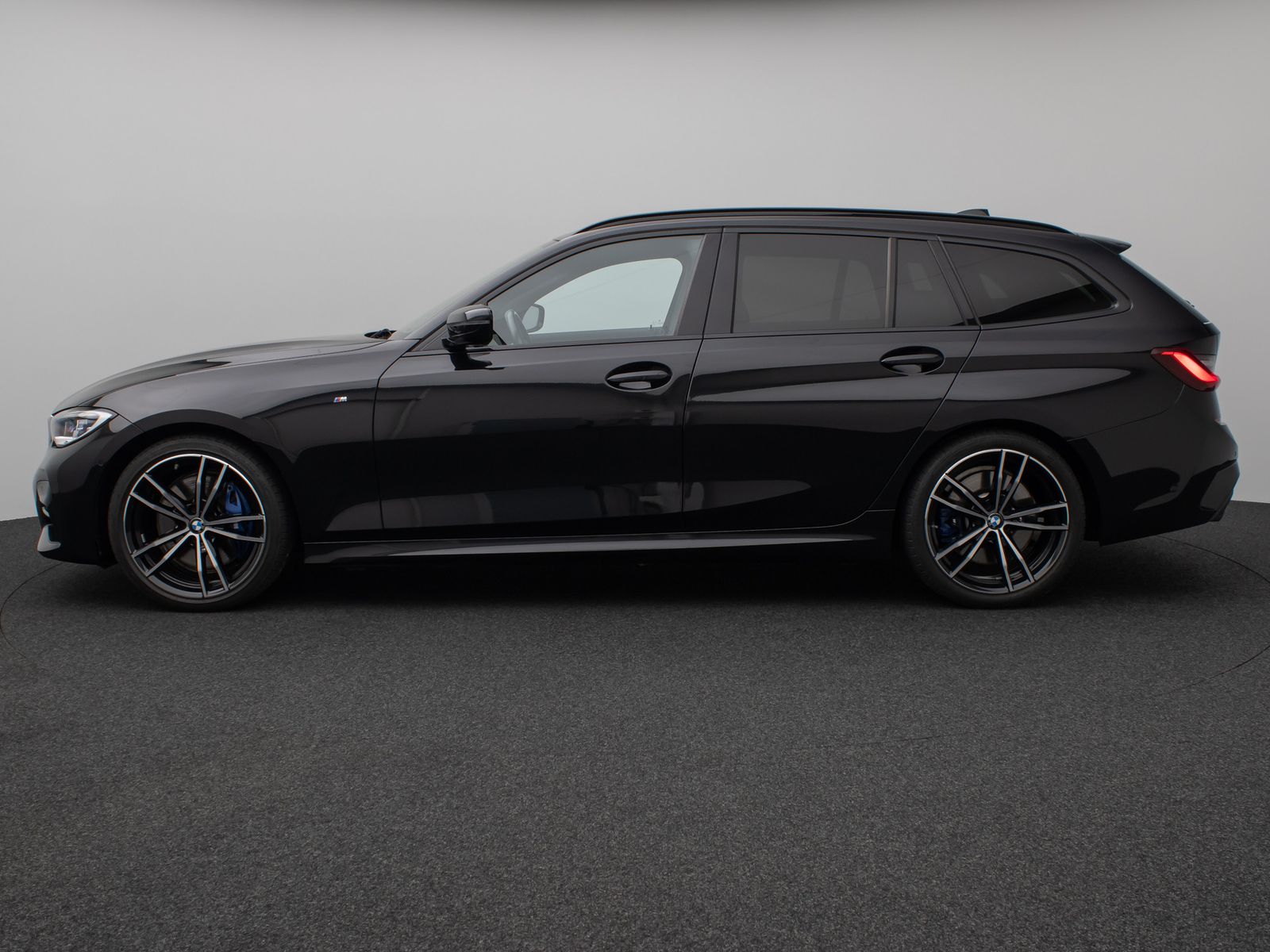 Fahrzeugabbildung BMW 330i M Sport Panorama Kamera Laser HUD DAB HiFi