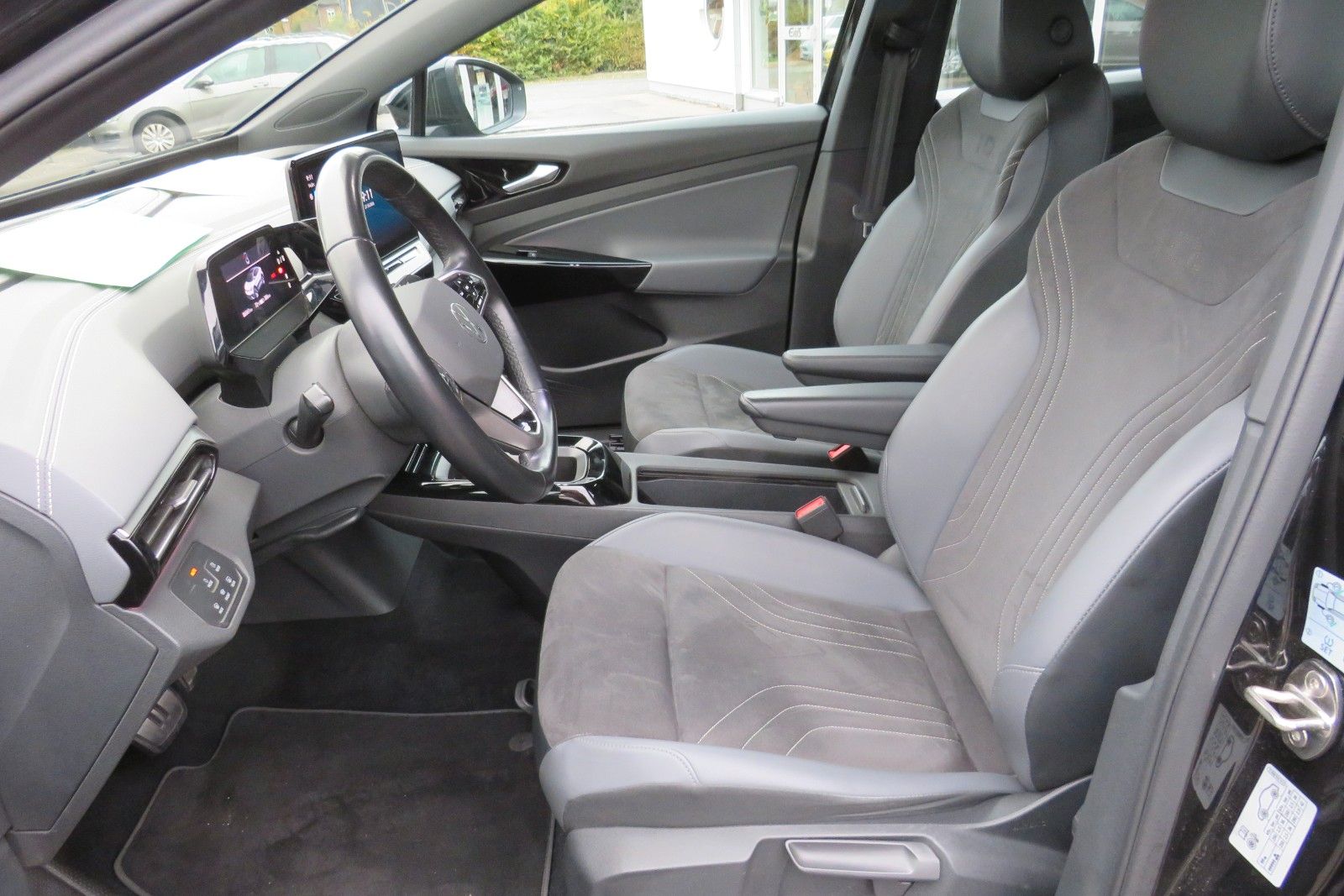 Fahrzeugabbildung Volkswagen ID.5 Pro 128 kW ASSISTENT-PAKET ACC AHK SITZH 1H
