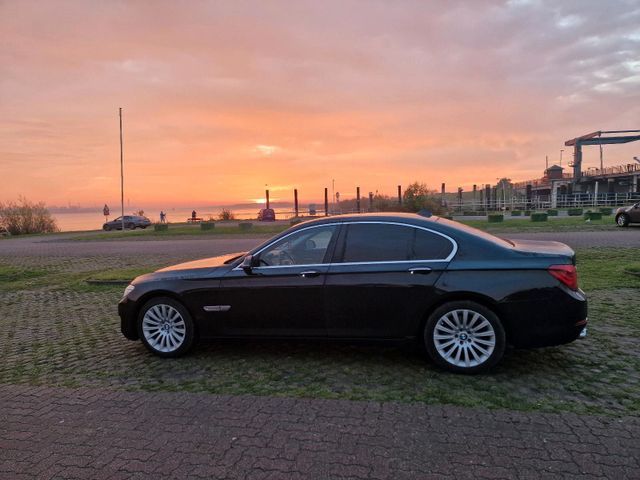 BMW 730 d  ACC / Soft Close / Kam.+ Head-U...