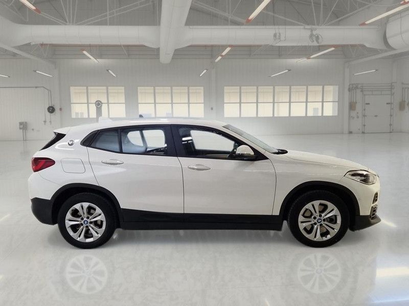 BMW X2 XDRIVE 25E BUSINESS X AUTOMATICO SUV imagem 3