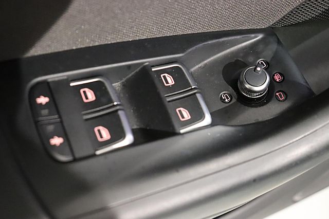 Q3 1.4 TFSI design LED NAVI PDC TEMPOMAT BT DAB