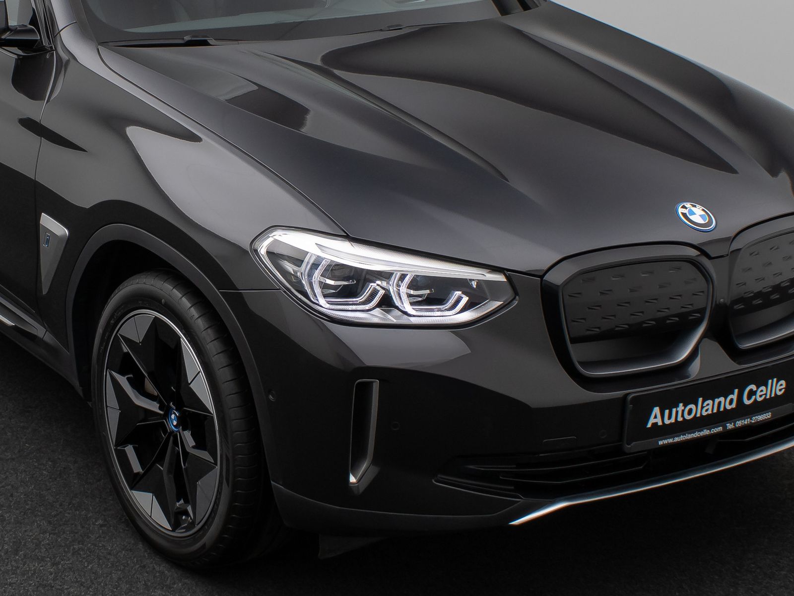 Fahrzeugabbildung BMW iX3 Impressive Panorama 360°HUD DAB H/K Sport