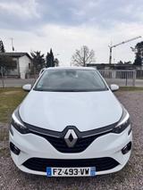 Renault Clio TCe 140 Tech Hybrid Automatik 2021/06 - Renault Clio: 2.0