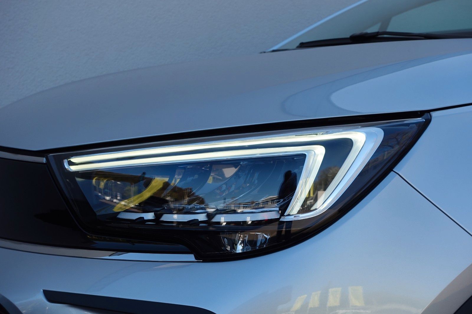 Fahrzeugabbildung Opel Crossland 1.2 Elegance Navi,Sitzh.,PDC,Kamera