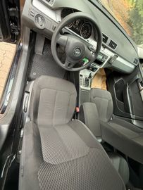 Volkswagen Passat - 10