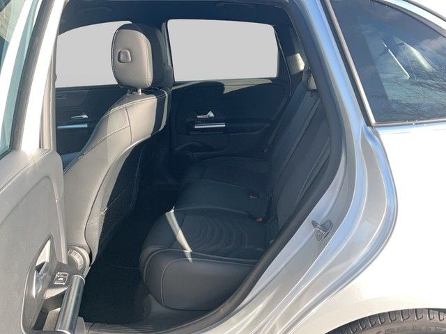 Mercedes-Benz B 200 d Advanced Kamera Multibeam Navigation foto 11