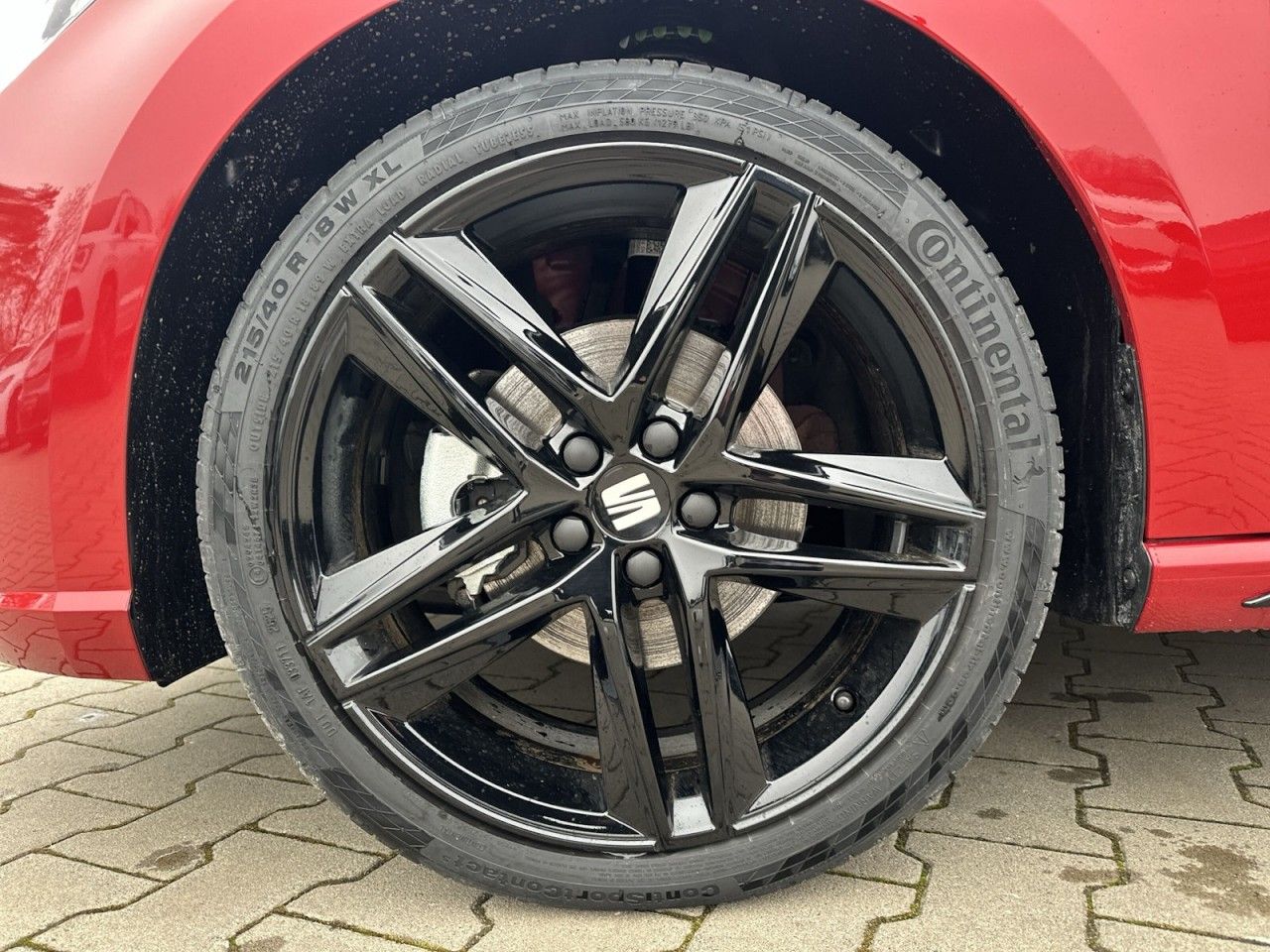 Fahrzeugabbildung SEAT Ibiza FR Black Edition 1.5 TSI 150 PS DSG - mit KI generiert/bearbeitet