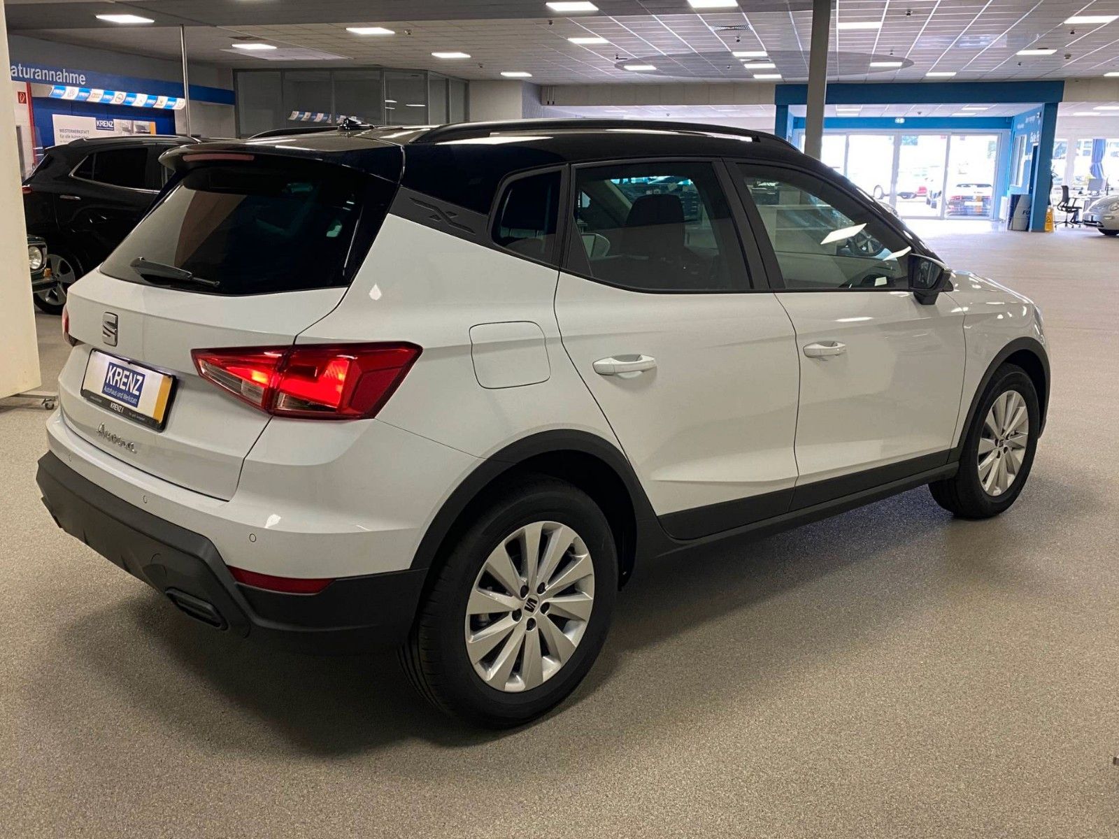 Fahrzeugabbildung SEAT Arona 1.0 TSI DSG STYLE+5 JAHRE GARANTIE+AHK+LED