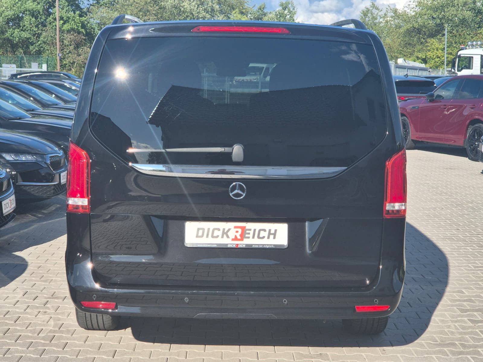 Fahrzeugabbildung Mercedes-Benz V 250 d EDITION 4MATIC lang LED*DISTRON.*MBUX10"