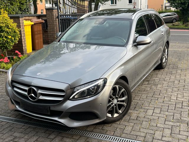 Mercedes-Benz C 220 dT,AVANTGARDE,PANORAMA,NAVI COMAND,AUTOMAT