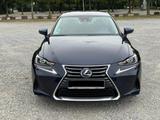 Lexus IS 300h Executive - 8-fach bereift, unfallfrei - Lexus IS-Serie: Limousine