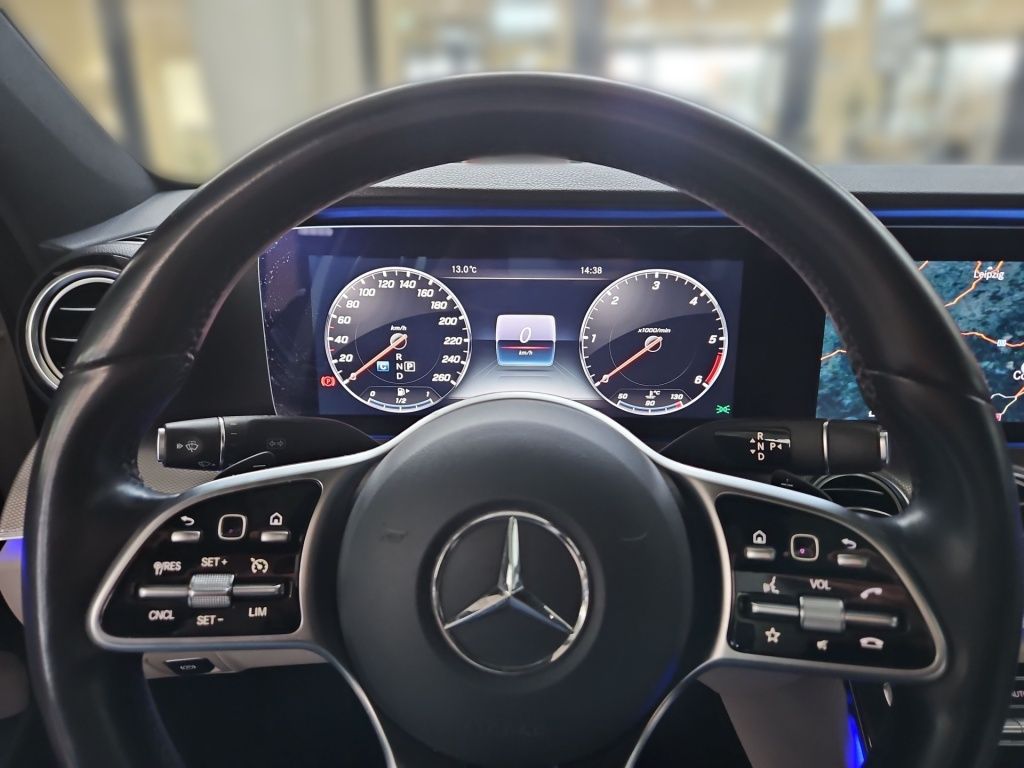 Fahrzeugabbildung Mercedes-Benz E 400 d 4M Luxury Pano Memory Totwi. LED 360°