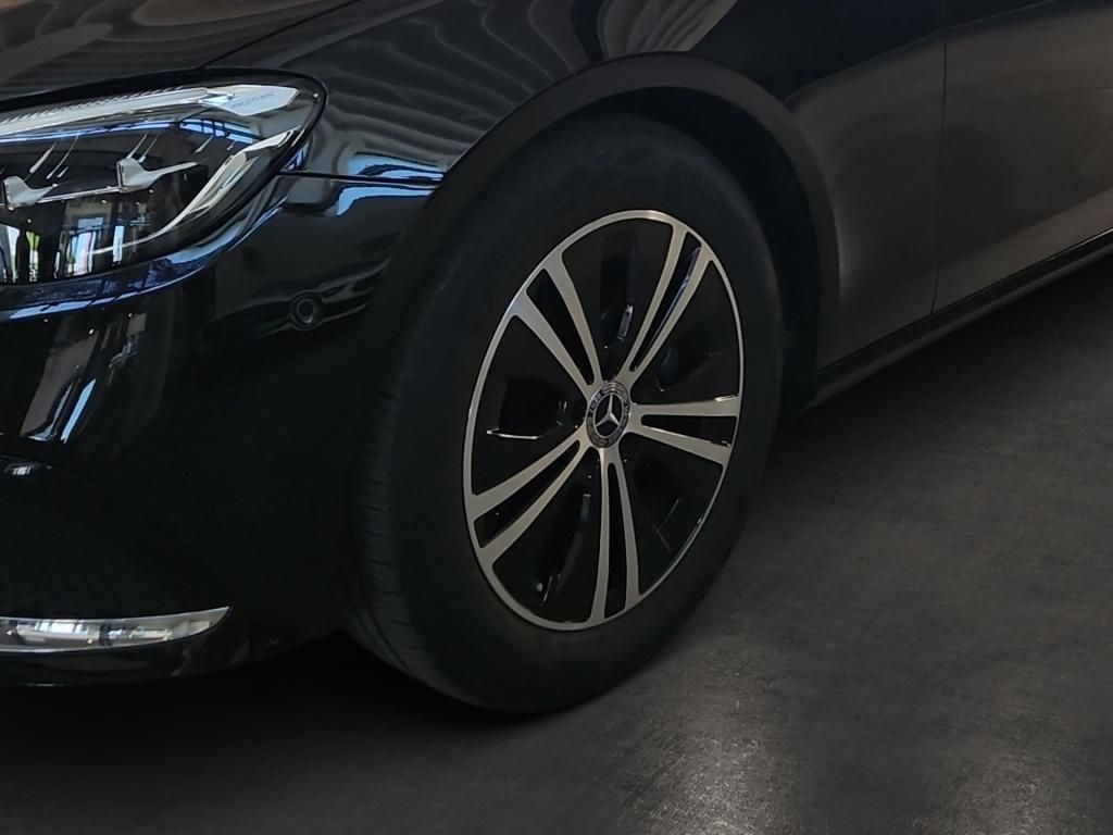 Fahrzeugabbildung Mercedes-Benz E 200 T Avantgarde ACC AHK MBUX-HighEnd Kamera