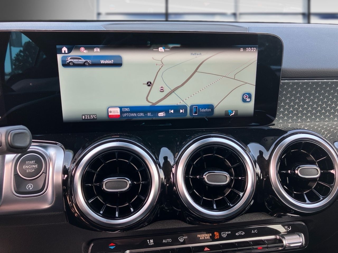 Fahrzeugabbildung Mercedes-Benz GLB 220 4M LENKRADHEIZ+SITZKOMFORT+KAMERA+