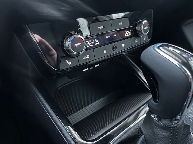 Fabia Selection 1.0 TSI DSG KAMERA;SHZ;LED;PDC