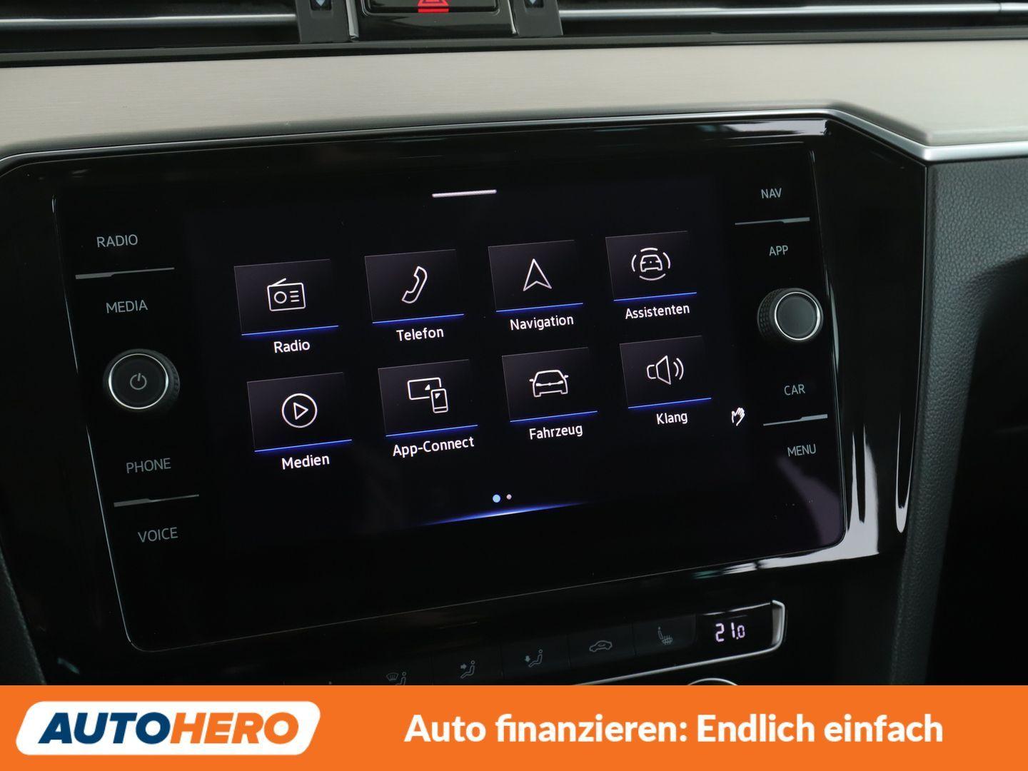 Volkswagen Passat 2.0 TSI Elegance Aut.*NAVI*PDC*SHZ*