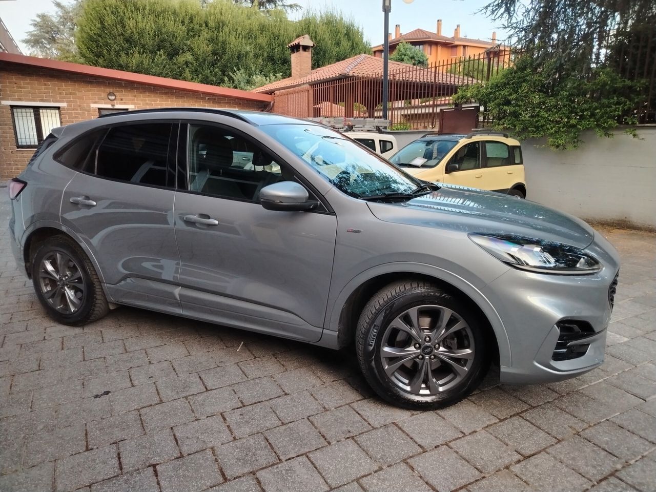 Ford Kuga 1.5 EcoBlue 120 CV aut. 2WD ST-Line imagem 3
