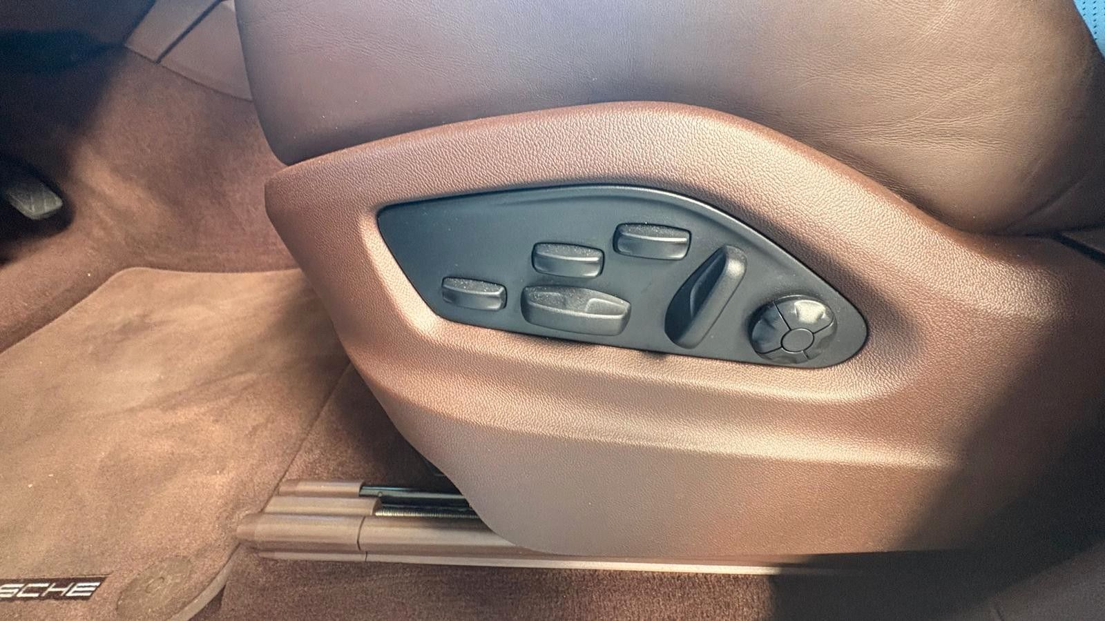 Fahrzeugabbildung Porsche Cayenne Coupe E-Hybrid/erst 38000 km/PCCB/voll..