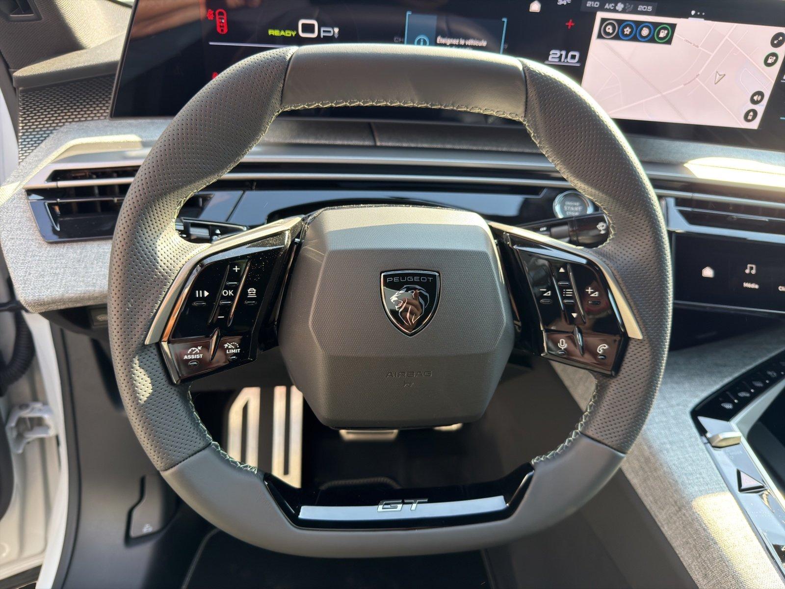 Peugeot 3008 GT 210 Kam.+KeyLess+LED+Navi