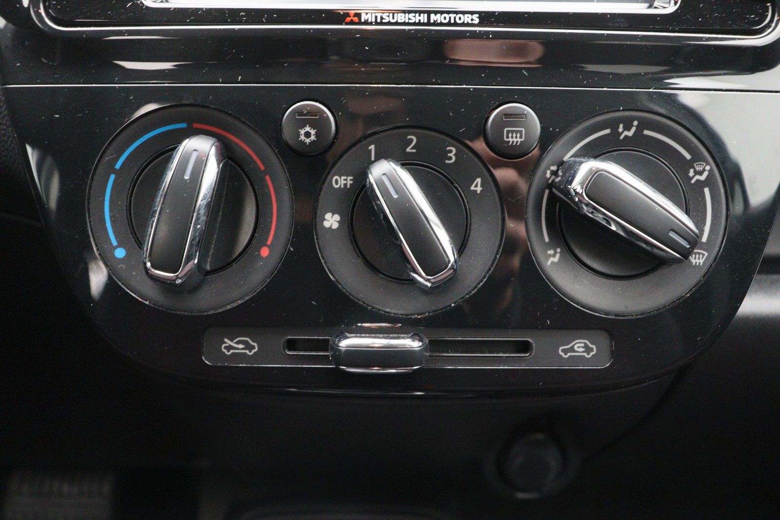 Fahrzeugabbildung Mitsubishi Space Star ACTIVE+ 1,2 l CVT AS&G