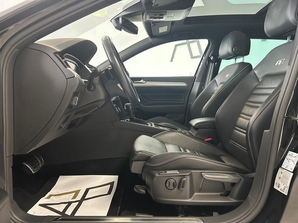 Volkswagen Passat Var ELEGANCE+R-Line*PANO*ViCo*STH*LED*AHK