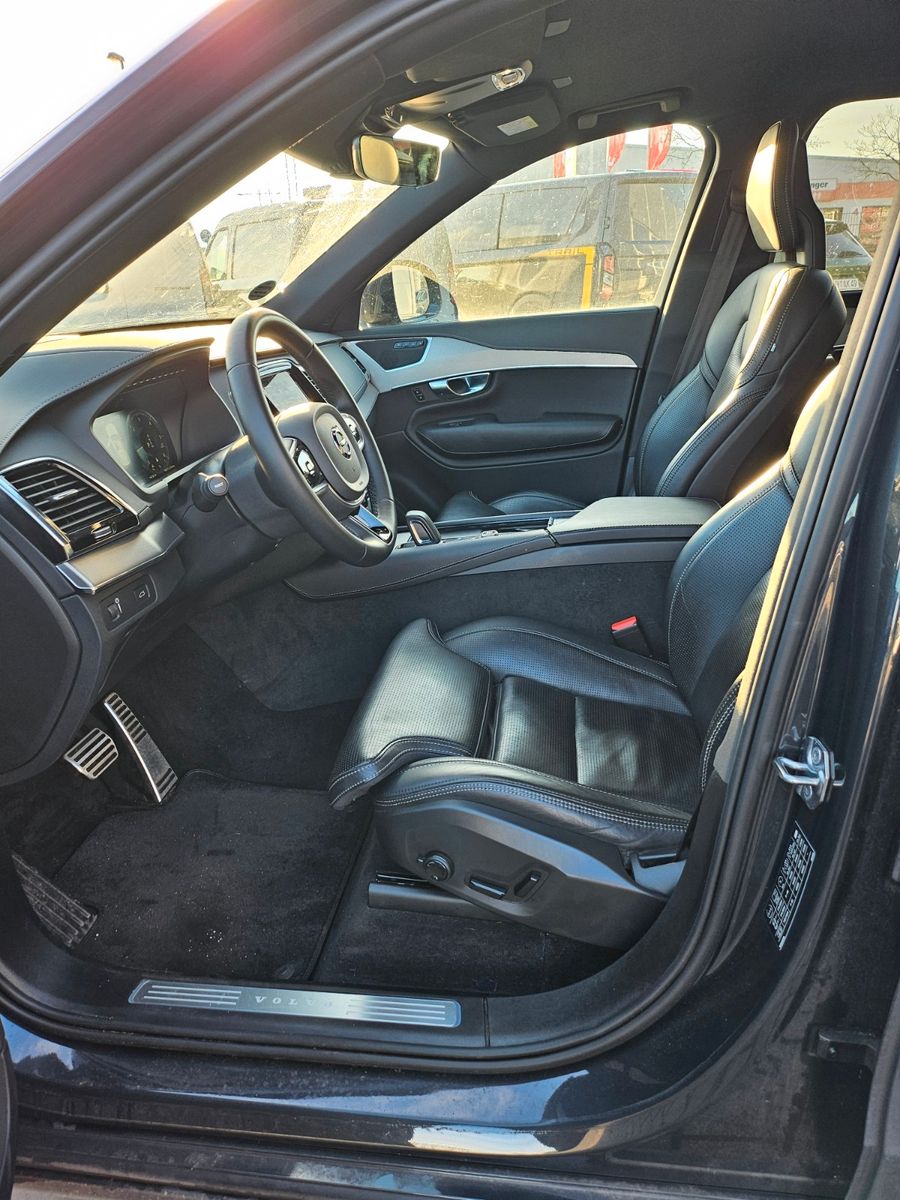 Fahrzeugabbildung Volvo XC90 R Design AWD