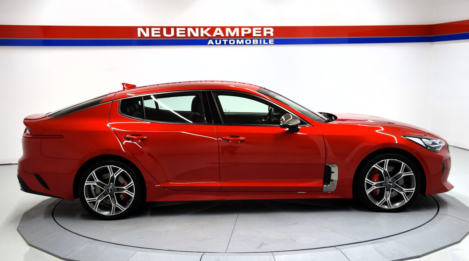 Fahrzeugabbildung Kia Stinger GT 4WD Bi-LED ACC HuD Sitzlüftung 2.Hand