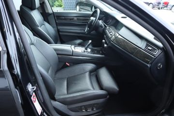 BMW 740d xDrive  HEAD UP+ACC+GSD