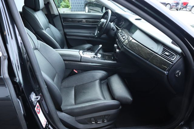 BMW 740d xDrive  HEAD UP+ACC+GSD