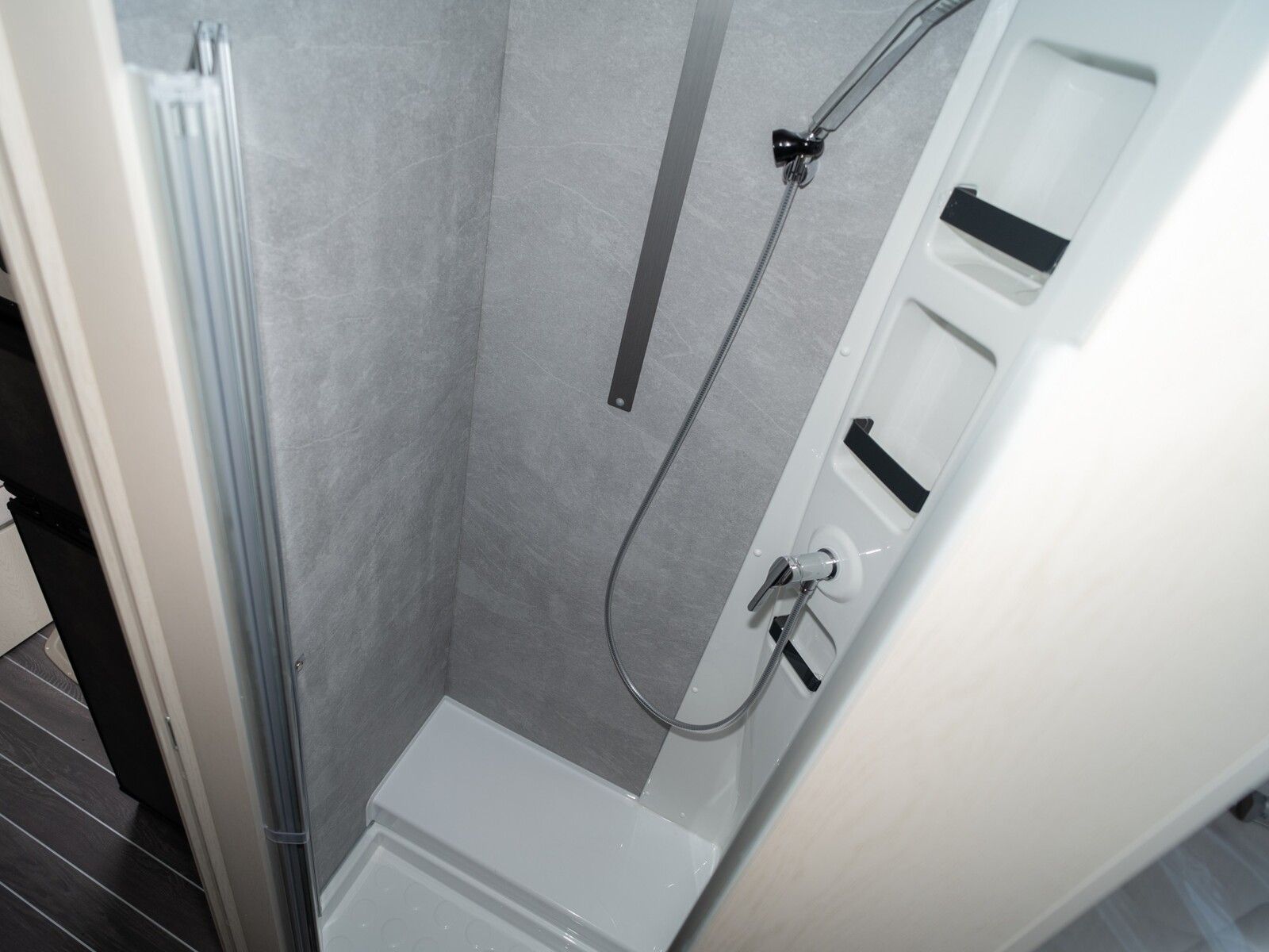 Fahrzeugabbildung Rimor Seal 95 Plus AKTION *Lithium*Hubbett*gr.Kühls.*