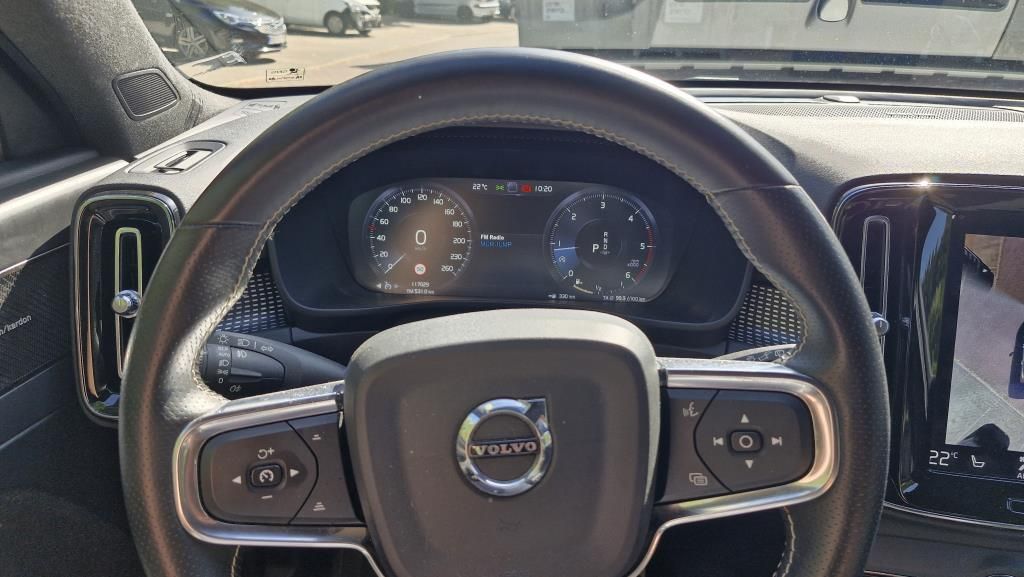 Autohaus Zimpel - Volvo XC40 2.0 AWD R-Design AHK+Winterräder+Pano-dach - Bild 13 Autohaus Zimpel - Volvo XC40 2.0 AWD R-Design AHK+Winterräder+Pano-dach - Bild 13
