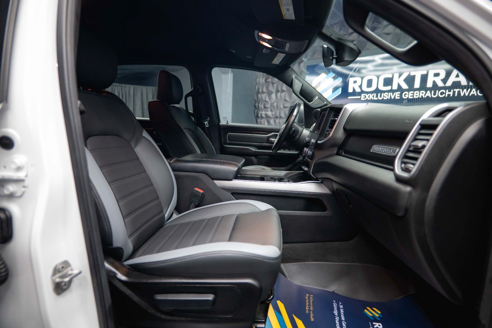 Fahrzeugabbildung Dodge RAM 5.7 V8 HEMI 4x4 OFFROAD Night-Paket *LED*