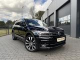 Volkswagen Tiguan Allspace R-Line / Allrad / Pano / Keyless - mit Diesel-Antrieb: Schwarz, mit Apple Carplay