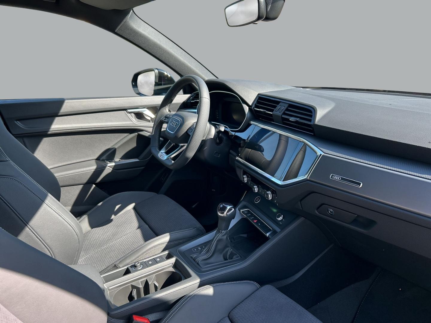 Audi Q3 ADVANCED 35 TFSI LED+AHK+VIRTUAL+NAVI+CARPLAY