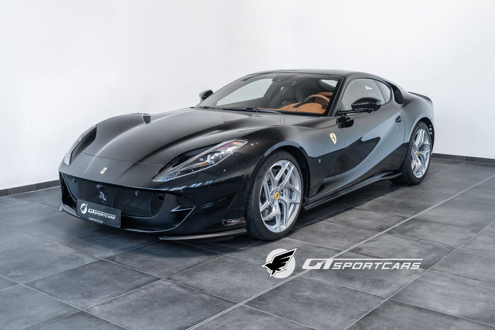 FERRARI 812