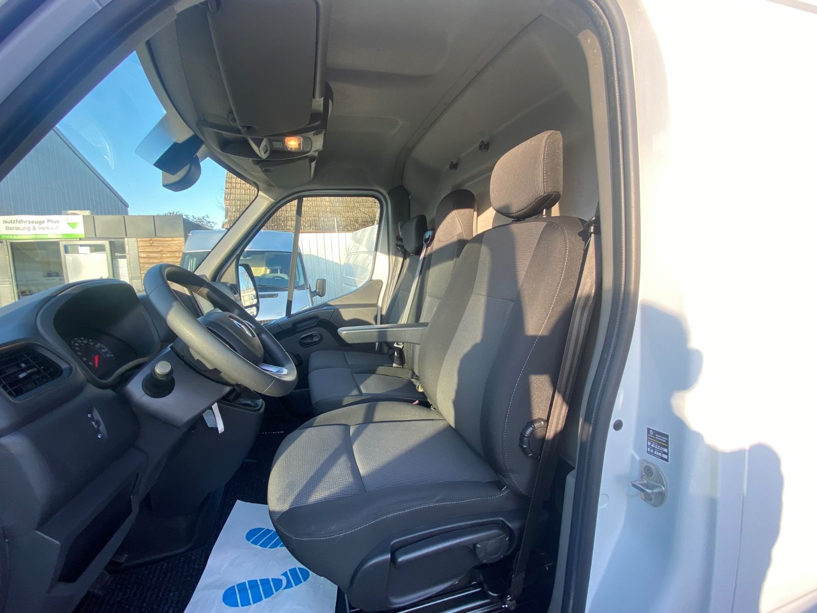 Fahrzeugabbildung Renault Master III Kasten L3H2 HKa 3,5 Komfort,NAVI,SHg