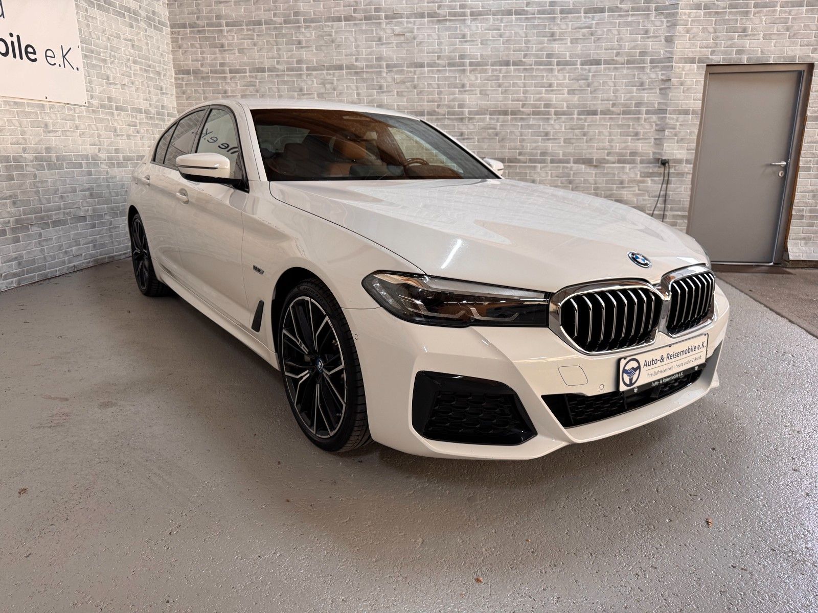 BMW Limousine 530 e M Sport/LED/HEADUP/AMBIENTE imagem 3