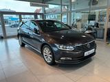 Volkswagen Passat Variant Highline LEDER PANO LED KAM - Volkswagen Passat Variant mit Diesel-Antrieb: Grau, Kombi