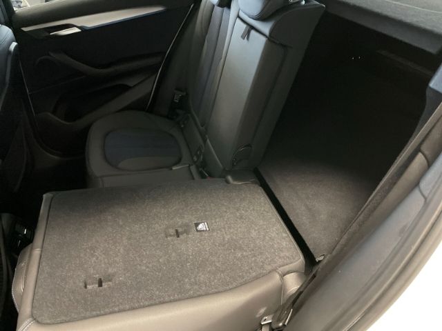 Fahrzeugabbildung BMW X2 sDrive 20d, M Sport Autom. Navi, Sitzheizung