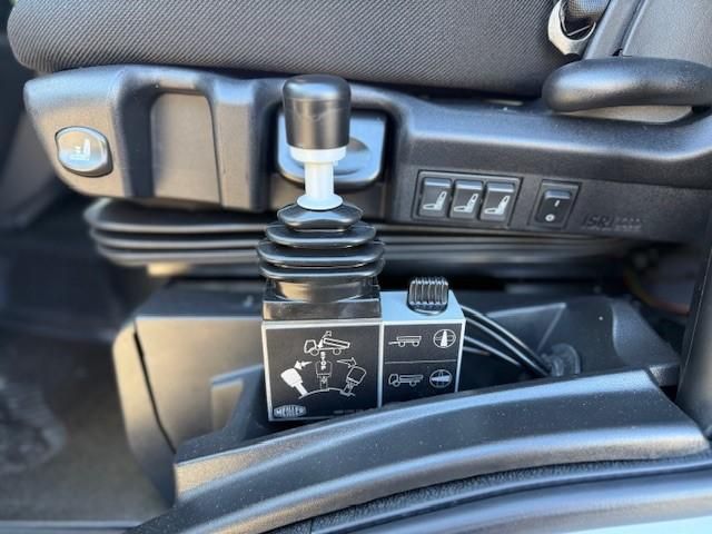 Fahrzeugabbildung Iveco EuroCargo ML140E28K Meiller Dreiseitenkipper