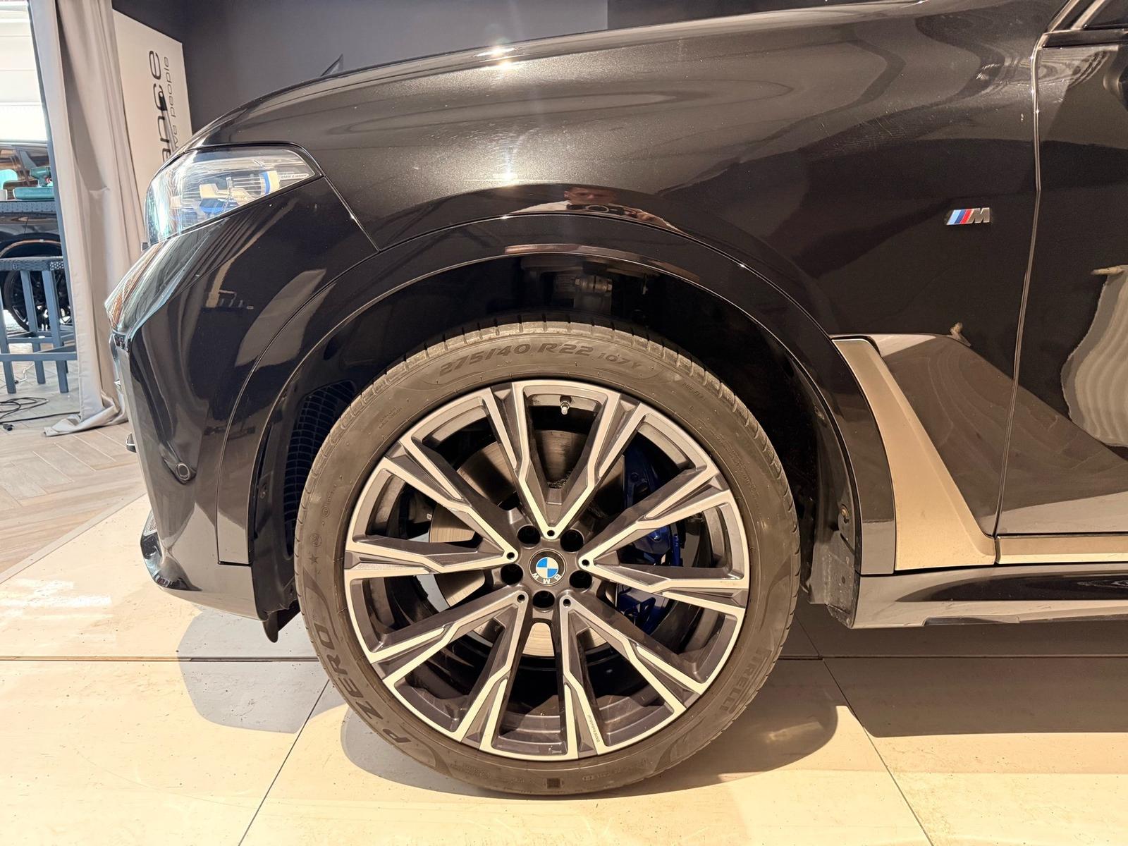 BMW X7 M50d M Sport Pro "22" B&W – 5