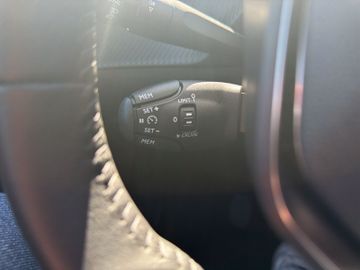 Peugeot 208 1.2 PureTech 100 Allure NAVITEMPOMATLEDKA