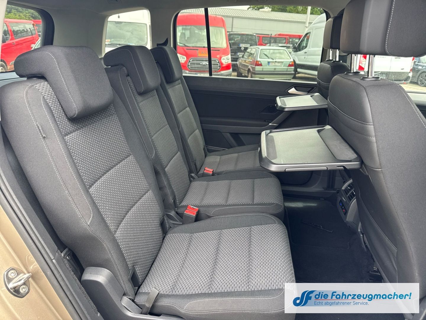 Fahrzeugabbildung Volkswagen Touran Comfortline BMT Start-Stopp AHK-klappbar