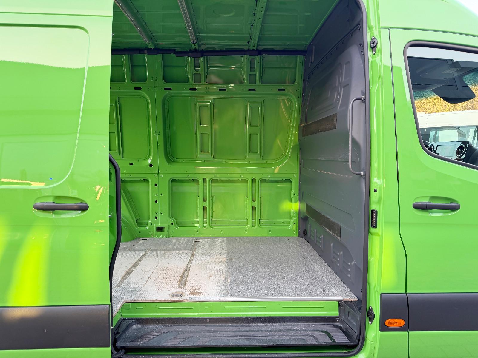 Mercedes-Benz Sprinter 319 CDI V6 Kasten L2H2 RWD Navi Automat