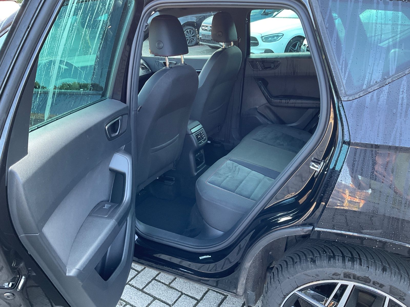 Fahrzeugabbildung SEAT Ateca 1.5 TSI FR DSG,AHK,LED,Navi,19",ACC