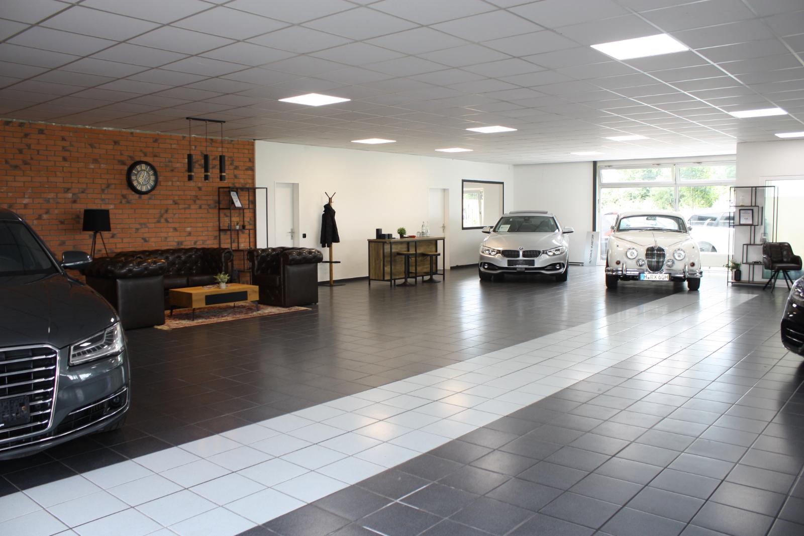 showroom-image-top